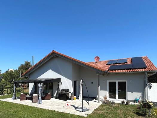 Bungalow zum Kauf 499.000 € 4 Zimmer 131 m² 794 m² Grundstück frei ab sofort Zinzenzell Wiesenfelden 94344