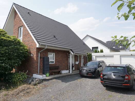 Einfamilienhaus zum Kauf 390.000 € 3 Zimmer 117 m² 707 m² Grundstück Ellenberg Guxhagen 34302
