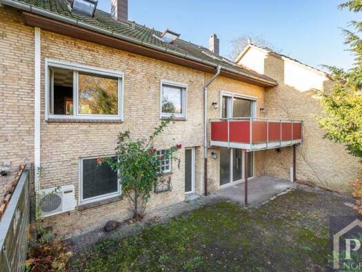 Reihenmittelhaus zum Kauf provisionsfrei 399.000 € 7 Zimmer 145,5 m² 654 m² Grundstück Pries Kiel 24159