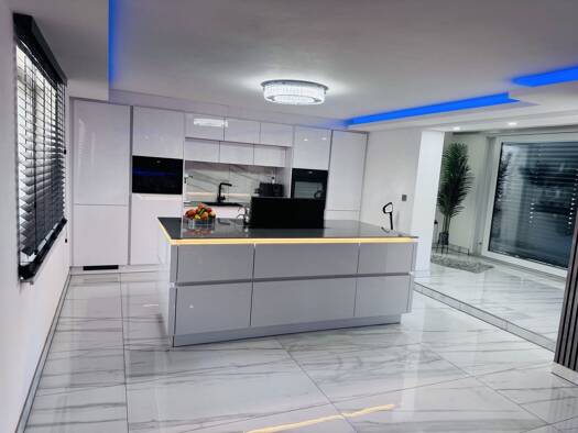 Haus zum Kauf 448.000 € 9 Zimmer 218 m² 557 m² Grundstück Braunau am Inn 5280