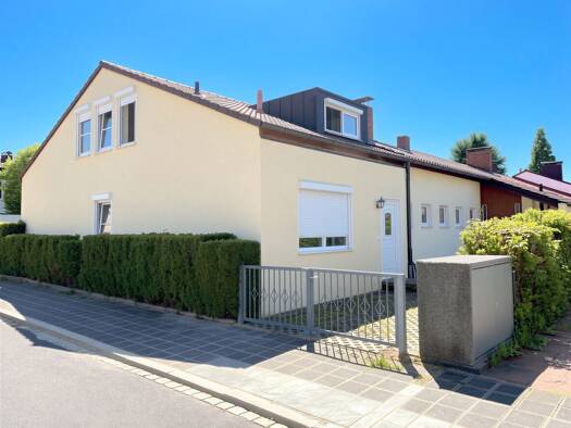 Mehrfamilienhaus zum Kauf 690.000 € 8 Zimmer 200 m² 860 m² Grundstück Langwasser Südöstliche Außenstadt 90473
