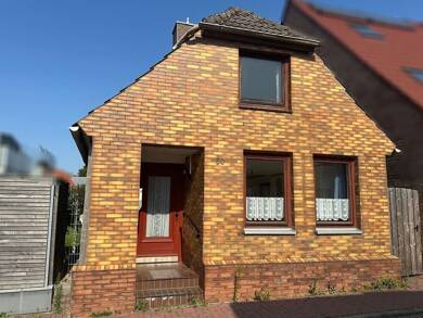 Stadthaus zum Kauf 199.500 € 2,5 Zimmer 76 m² 131 m² Grundstück frei ab sofort Neustadt Neustadt 23730