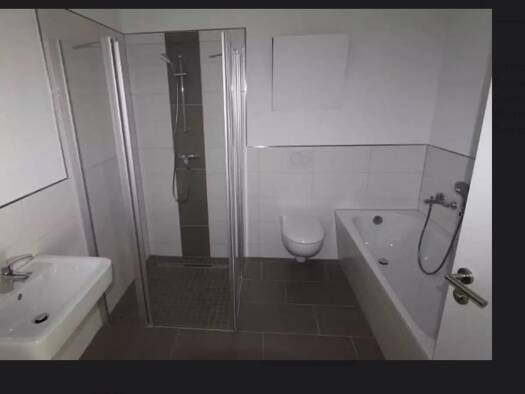 Wohnung zur Miete 599 € 3 Zimmer 84,5 m² frei ab sofort Joachim-Quantz-Straße 17 A Merseburg 06217