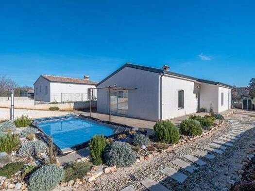 Einfamilienhaus zum Kauf 365.000 € 3 Zimmer 568 m² Grundstück Tinjan 52444