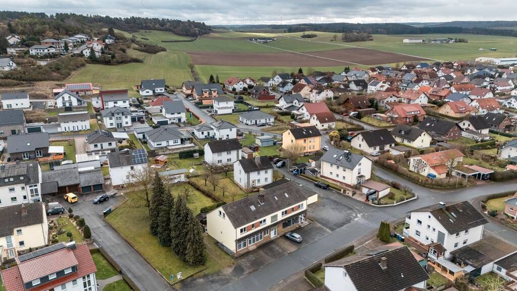 Haus zum Kauf 245.000 € 5 Zimmer 130 m² 657 m² Grundstück Volkmarsen 34471