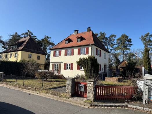 Einfamilienhaus zum Kauf 425.000 € 9 Zimmer 160 m² 738 m² Grundstück frei ab sofort Behringersdorf Schwaig bei Nürnberg 90571