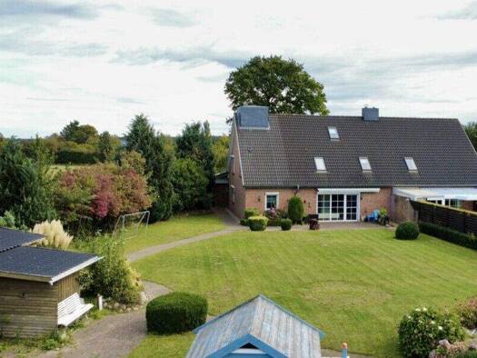 Doppelhaushälfte zum Kauf 399.000 € 4 Zimmer 182,4 m² 1.959 m² Grundstück Stolpe 24601