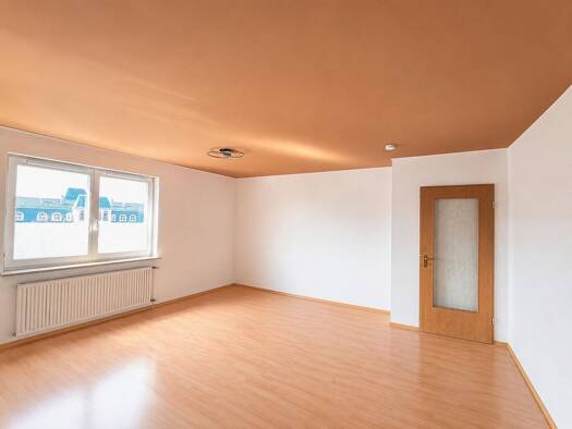 Wohnung zur Miete 480 € 2 Zimmer 57 m² Geschoss 3/4 frei ab sofort Neumarkt Neumarkt in der Oberpfalz 92318