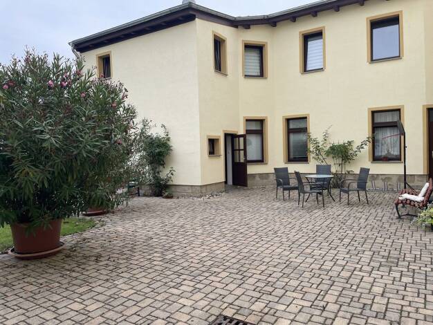 Wohnung zur Miete 520 € 2 Zimmer 72 m² 2. Geschoss Blumenstraße 17 Naumburg Naumburg (Saale) 06618