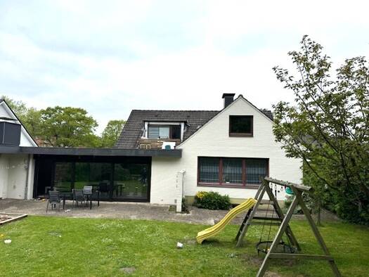 Mehrfamilienhaus zum Kauf 399.000 € 8 Zimmer 270 m² 977 m² Grundstück frei ab sofort Am Stadtpark 44 Nortorf 24589