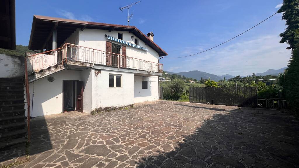 Haus zum Kauf 850.000 € 20 Zimmer 1.060 m² frei ab sofort Via Europa Salò