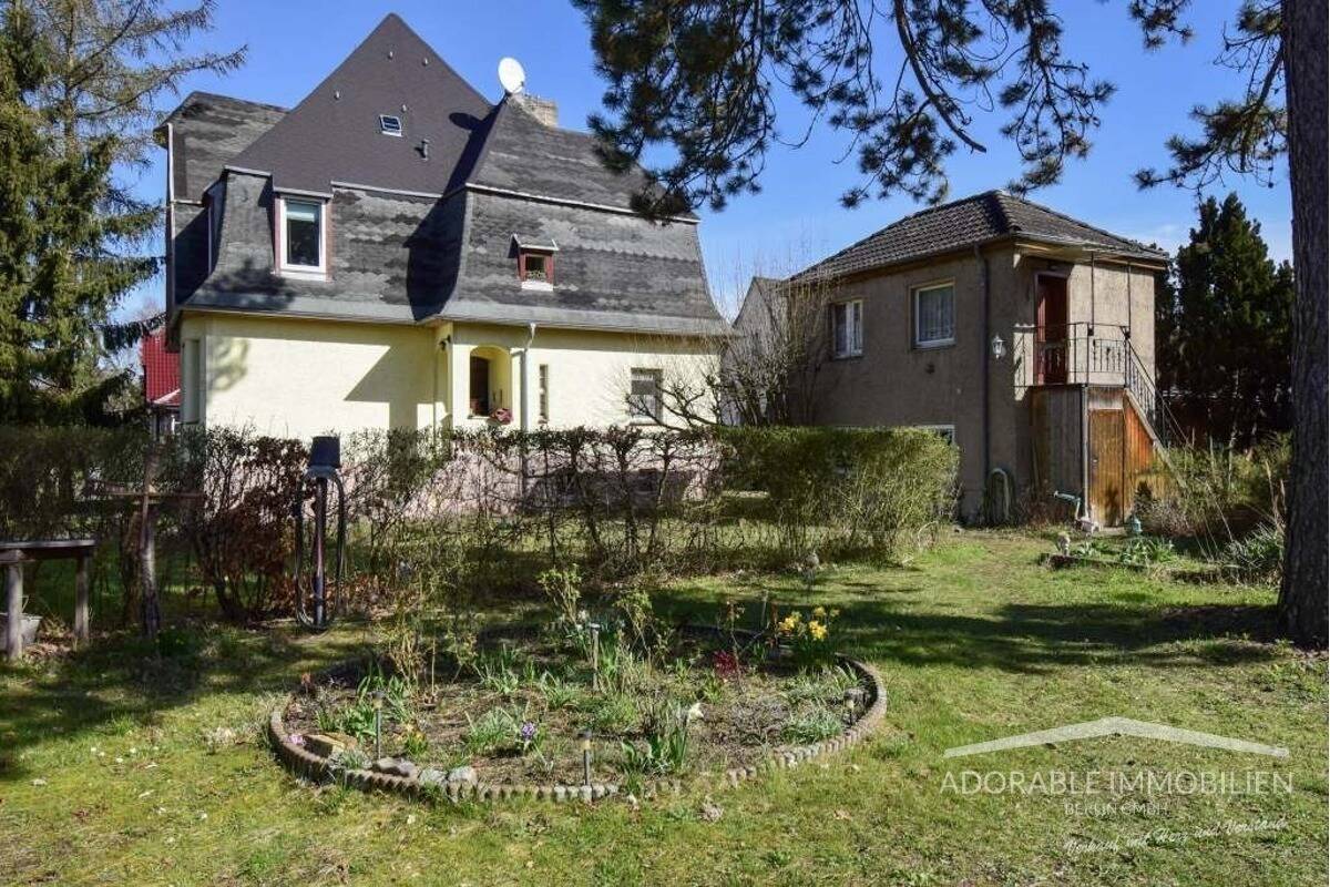 Immobilie in Hohen Neuendorf - Zweifamilienhaus auf großem geteilten Grundstück, viel Potenzial! - Bild 2