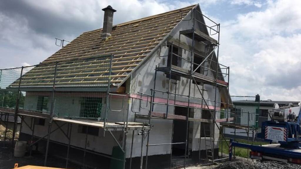 Einfamilienhaus zur Miete 1.100 € 5 Zimmer 114 m² 651 m² Grundstück Steinpleis Werdau 08115