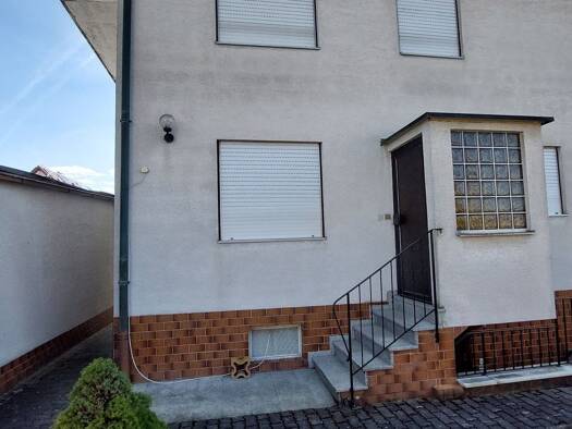 Doppelhaushälfte zum Kauf 389.000 € 6 Zimmer 192 m² 458 m² Grundstück frei ab sofort Memmelsdorf 96117