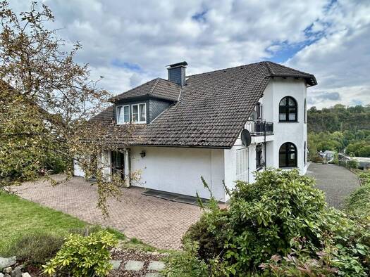 Wohnung zum Kauf 299.000 € 3 Zimmer 180,1 m² frei ab 01.10.2026 Attendorn Attendorn 57439