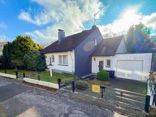 Einfamilienhaus zum Kauf 480.000 € 6 Zimmer 155 m² 834 m² Grundstück frei ab sofort Am Weiher 18 Burscheid 51399