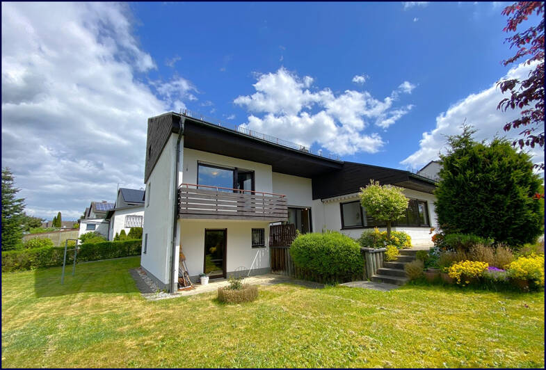 Einfamilienhaus zum Kauf 425.000 € 6,5 Zimmer 158 m² 806 m² Grundstück Dreifaltigkeit Amberg 92224