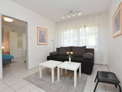 Wohnung zur Miete Wohnen auf Zeit 1.290 € 2 Zimmer 50 m² frei ab 01.08.2025 Stuttgart 70376