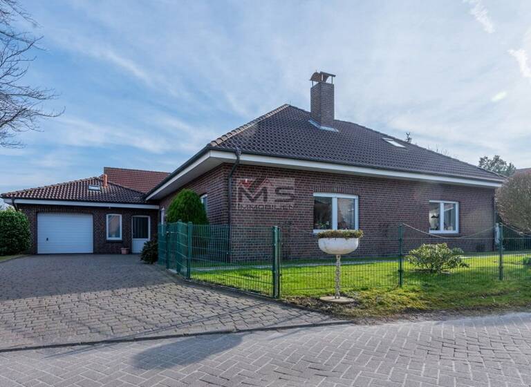 Bungalow zum Kauf 359.000 € 5 Zimmer 178 m²<br/>Wohnfläche 870 m²<br/>Grundstück 01.10.2025<br/>Verfügbarkeit Pewsum Krummhörn 26736