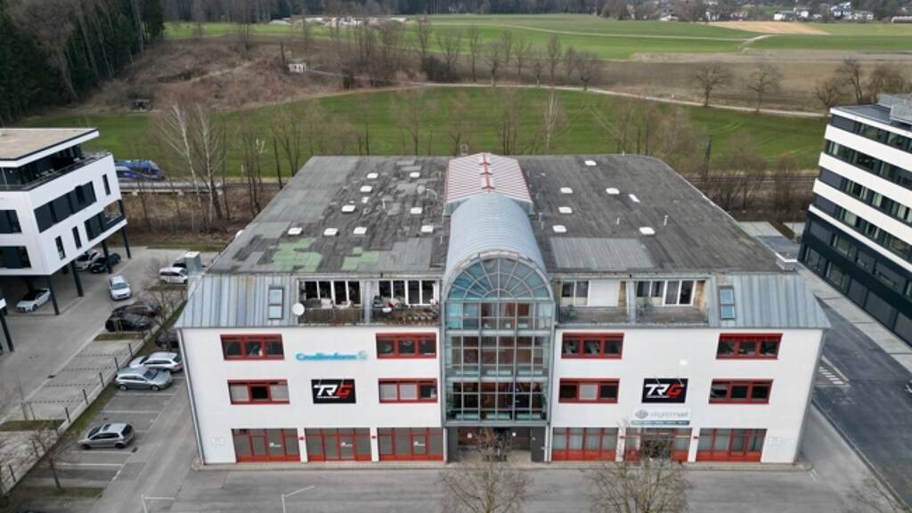 Lagerhalle zur Miete 6,91 € 1.390 m² Lagerfläche Süd Rosenheim 83026