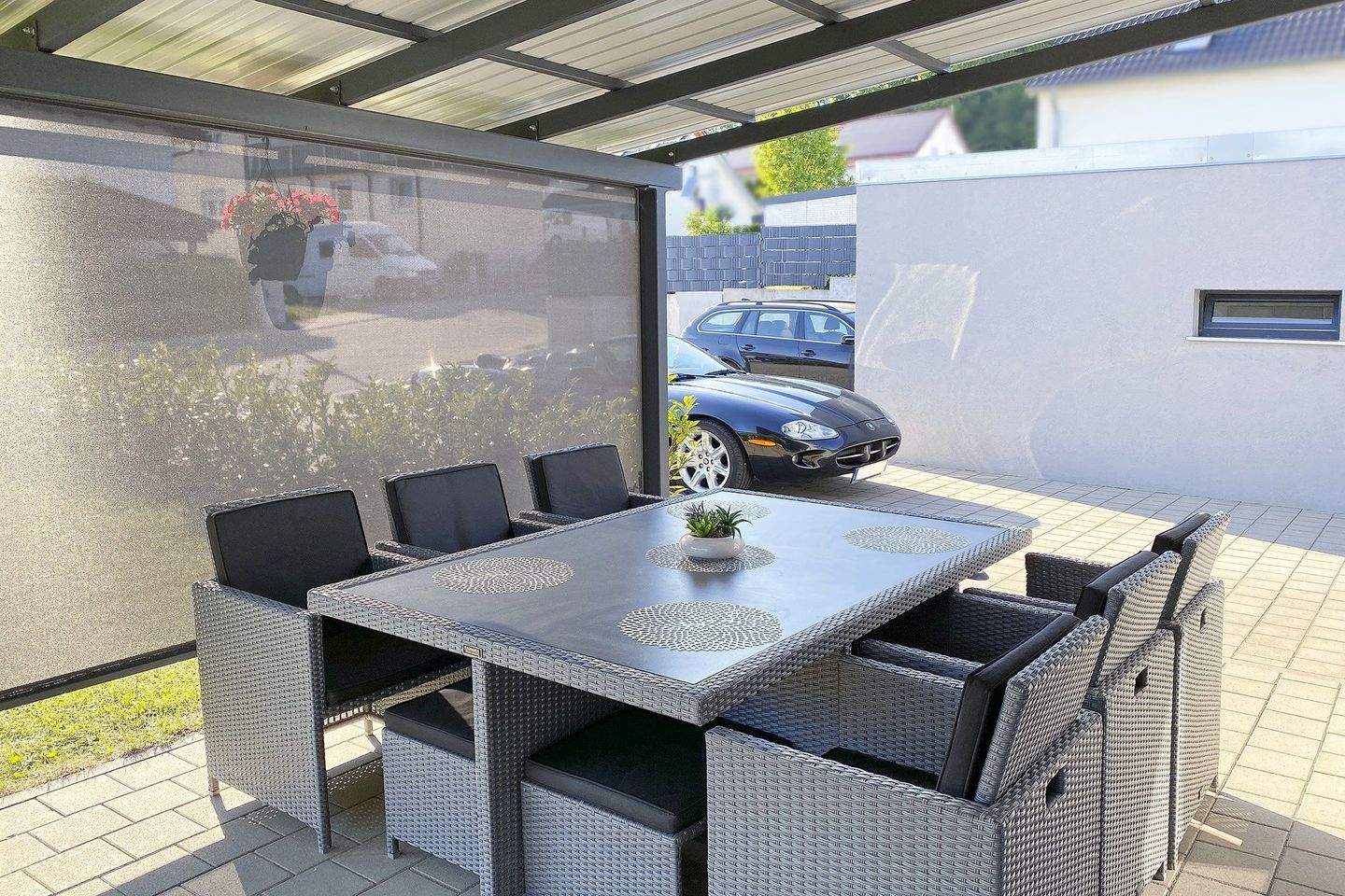 Immobilie in Neufahrn in Niederbayern - KFW 55 Niedrigenergiehaus: neuwertig, modern und preislich wirklich fair - Bild 1