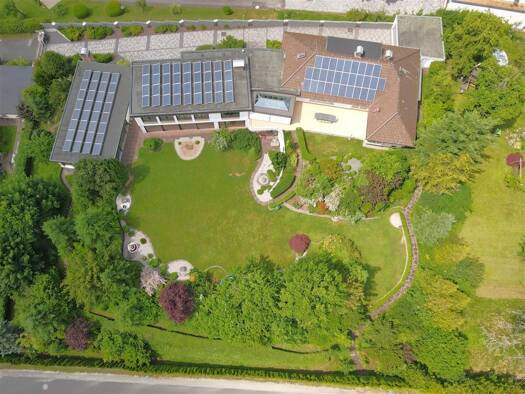 Villa zum Kauf 10 Zimmer 578 m² 3.500 m² Grundstück Eschwege Eschwege 37269