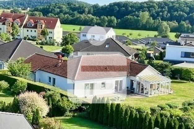 Bungalow zum Kauf 459.000 € 4 Zimmer 155 m² 1.408 m² Grundstück frei ab 01.09.2025 Bad Bocklet Bad Bocklet 97708