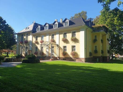 Villa zum Kauf 1.480.000 € 20 Zimmer 731 m² 5.176 m² Grundstück Hofgeismar 34369
