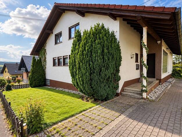 Einfamilienhaus zum Kauf 270.000 € 9 Zimmer 236 m² 920 m² Grundstück Ringstraße 30 Oberrod 56479