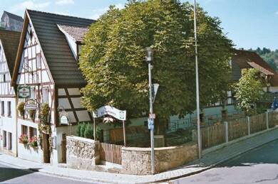 Mehrfamilienhaus zum Kauf 649.000 € 10 Zimmer 2.400 m² Grundstück frei ab sofort Fischergasse 17 Pottenstein Pottenstein 91278