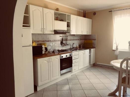 Wohnung zur Miete 950 € 3 Zimmer 94 m² EG Kastanjer, Pula Kastanjer - Gregovica