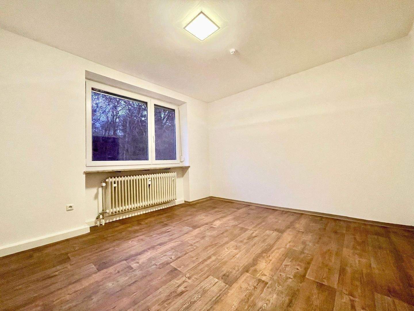 Immobilie in Creußen - Helle 2-Zimmer-Wohnung mit großem Südwestbalkon & ca. 63,1 qm im obersten Stock - Bild 4