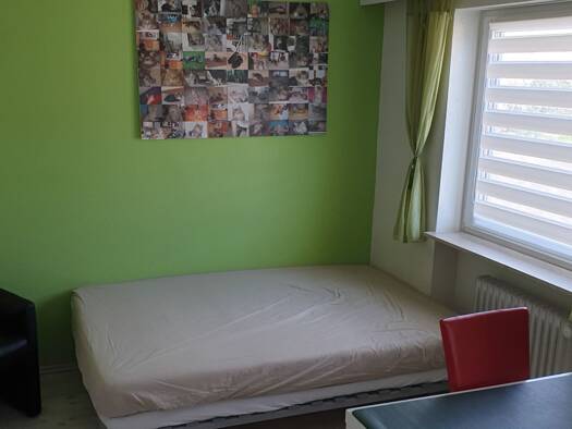 WG-Zimmer zur Miete auf Zeit 560 € 18 m² frei ab 31.08.2026 Pestalozzistraße Bruchköbel Bruchköbel 63486