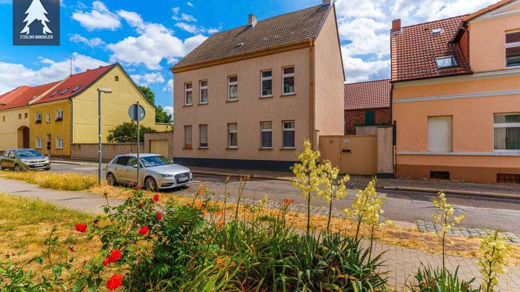 Mehrfamilienhaus zum Kauf 159.000 € 9 Zimmer 250 m² 1.078 m² Grundstück Georgstraße 19 Aschersleben 06449