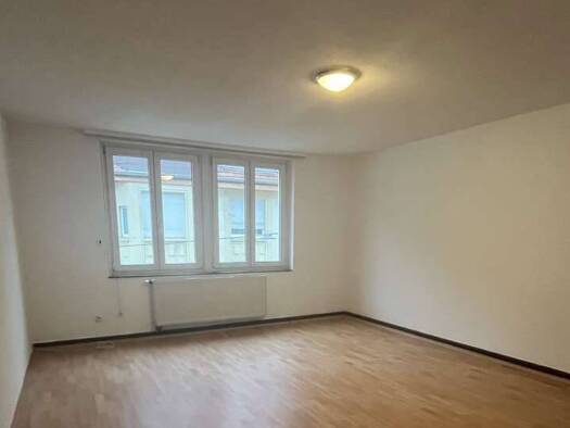 Wohnung zur Miete 800 € 4 Zimmer 90 m² Geschoss 2/4 frei ab sofort Salierstraße 37 Nordstadt Pforzheim 75177