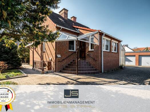 Einfamilienhaus zum Kauf 235.000 € 5 Zimmer 134 m² 733 m² Grundstück Neustrelitz Neustrelitz 17235
