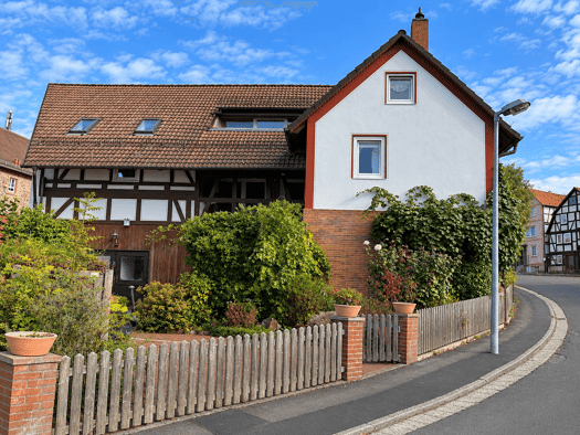 Haus zum Kauf provisionsfrei 188.500 € 5 Zimmer 250 m² 363 m² Grundstück Homberg Homberg 34576