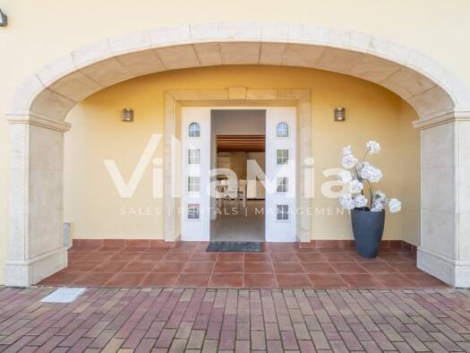 Haus zum Kauf 629.000 € 407 m² 2.600 m² Grundstück Gata de Gorgos 03740