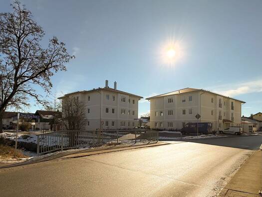 Wohnung zur Miete 990 € 3 Zimmer 92 m² Geschoss 1/2 frei ab 01.03.2026 Pfarrer-Stirner-Straße 4 Kirchham 94148