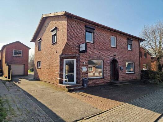 Haus zum Kauf 250.000 € 5,5 Zimmer 120 m² 1.027 m² Grundstück Süderhastedt 25727