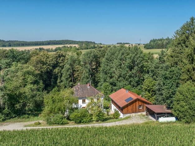 Einfamilienhaus zum Kauf 899.000 € 9 Zimmer 277,9 m² 14.960 m² Grundstück Grünet Neuburg a.Inn 94127