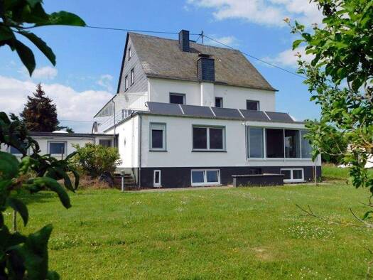 Wohnung zur Miete 750 € 3 Zimmer 92 m² 2. Geschoss frei ab sofort Ehrenburgstraße 2 Morshausen 56283