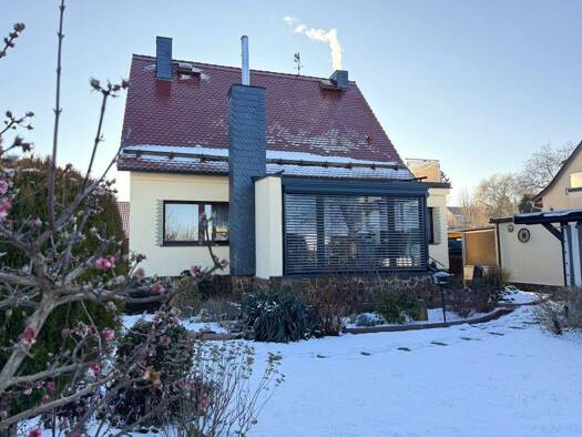 Einfamilienhaus zum Kauf 320.000 € 5 Zimmer 133,9 m² 585 m² Grundstück frei ab 31.12.2026 Neugröba Riesa 01587