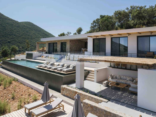 Villa zum Kauf 1.950.000 € 8 Zimmer 236,2 m² 4.191,9 m² Grundstück Lefkada 31100