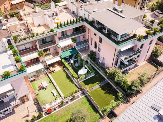 Maisonette zum Kauf 7 Zimmer 151 m² 3 Geschosse frei ab sofort Via Monte Misone 8 Riva del Garda 38066
