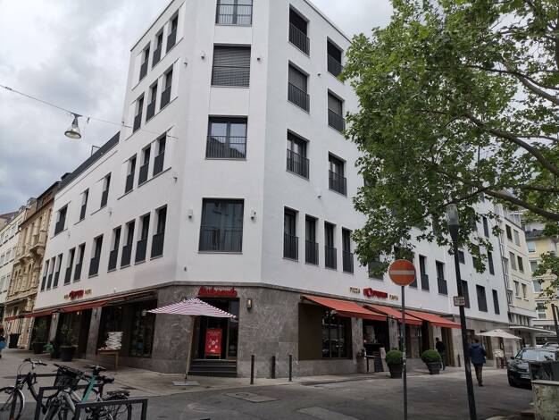 Wohnung zur Miete 1.360 € 2 Zimmer 61,4 m² 4. Geschoss frei ab sofort Bärenstraße 1 Wiesbaden Mitte 65183