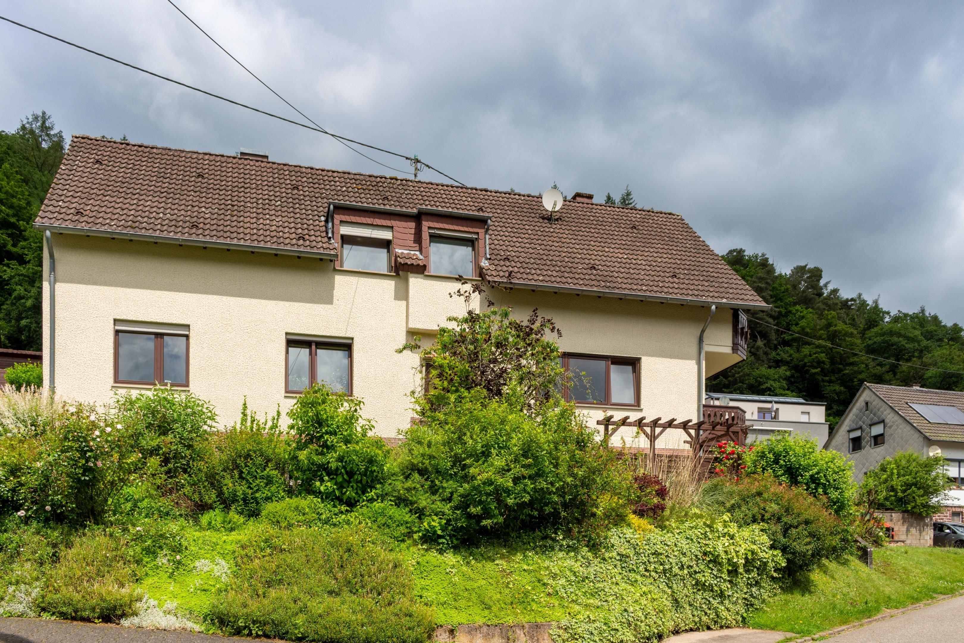 Mehrfamilienhaus zum Kauf 295.000 € 8 Zimmer 190 m²<br/>Wohnfläche 761 m²<br/>Grundstück Kordel 54306