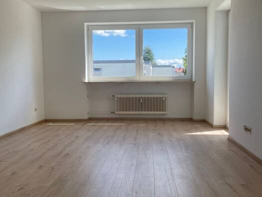 Wohnung zur Miete 680 € 3 Zimmer 71,6 m² 2. Geschoss frei ab 01.11.2026 Traunreut Traunreut 83301