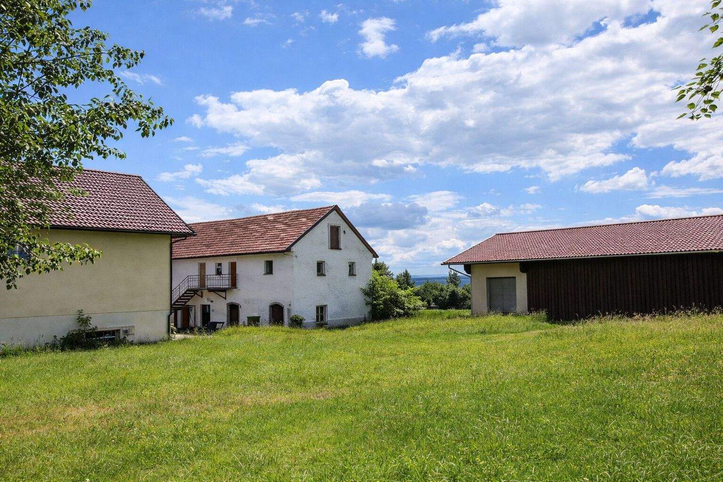 Immobilie in Windorf - Großzügiges landwirtschaftliches Anwesen mit ca. 53.000 m² Grund - Wohnen &  Landwirtschaft! - Bild 2