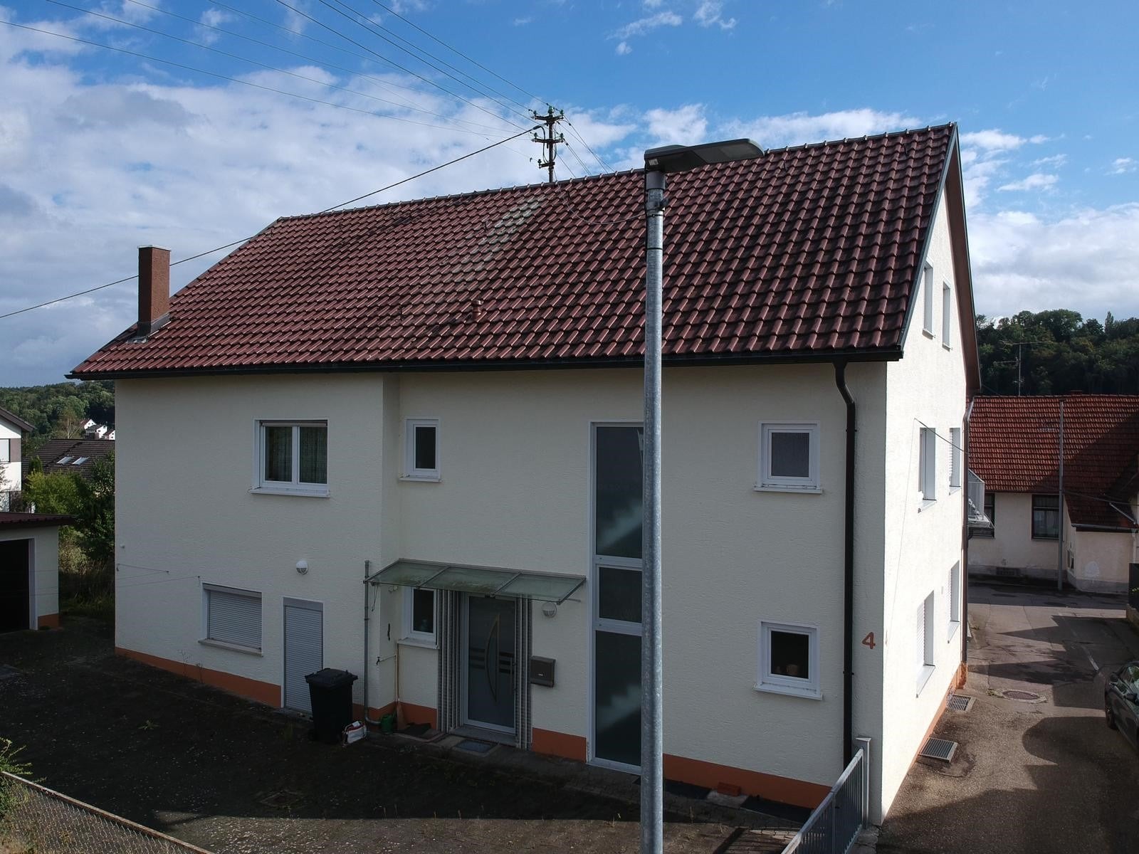 Mehrfamilienhaus zum Kauf 360.000 € 7 Zimmer 202 m²<br/>Wohnfläche 608 m²<br/>Grundstück ab sofort<br/>Verfügbarkeit Burgberg Giengen 89537